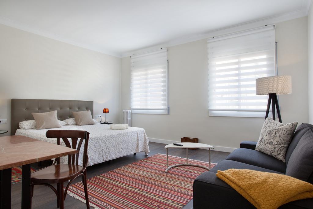 Consell De Cent Apartment, Barcelona